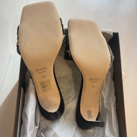 NIB SERENA UZIYEL Almeria raffia and leather 3” sandal. 39 - Picture 7 of 8